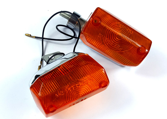 Đèn nháy cho xe máy bằng nhựa / Đèn rẽ V50 F và R Vỏ màu cam Vỏ màu trắng